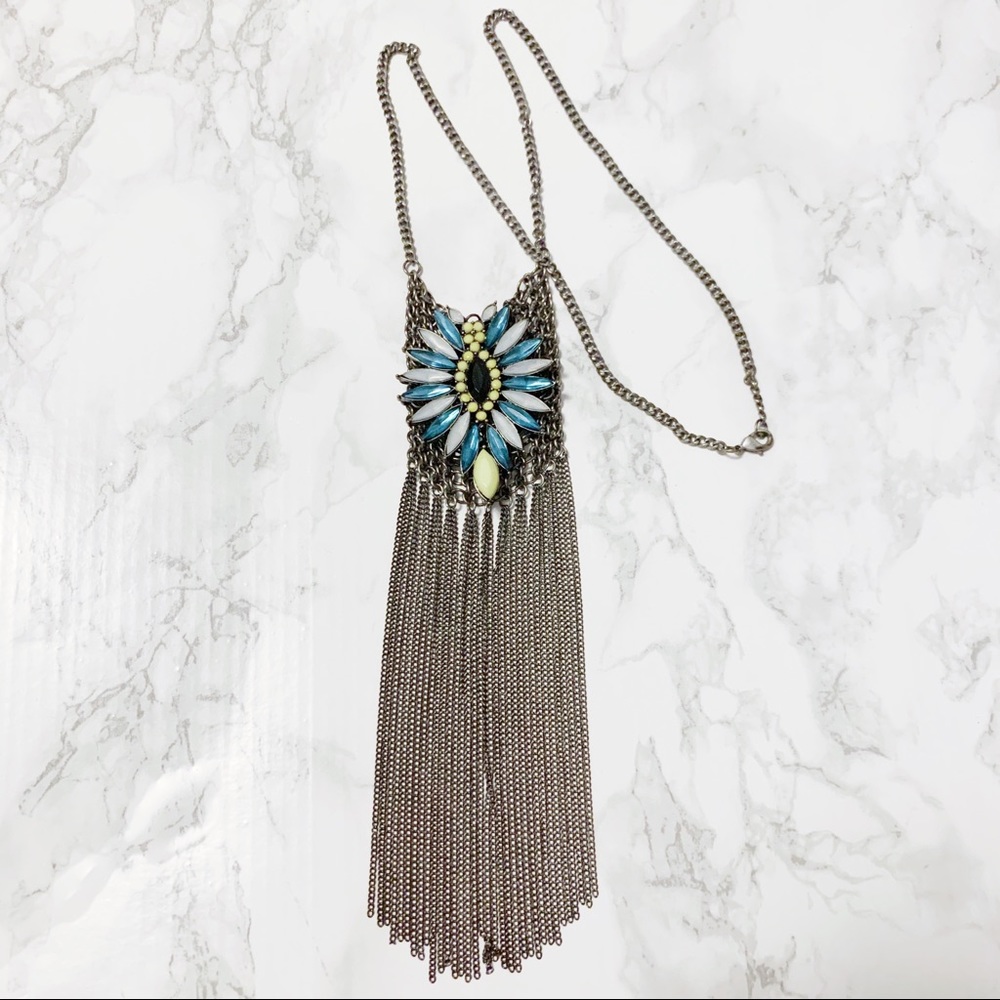Long accent necklace